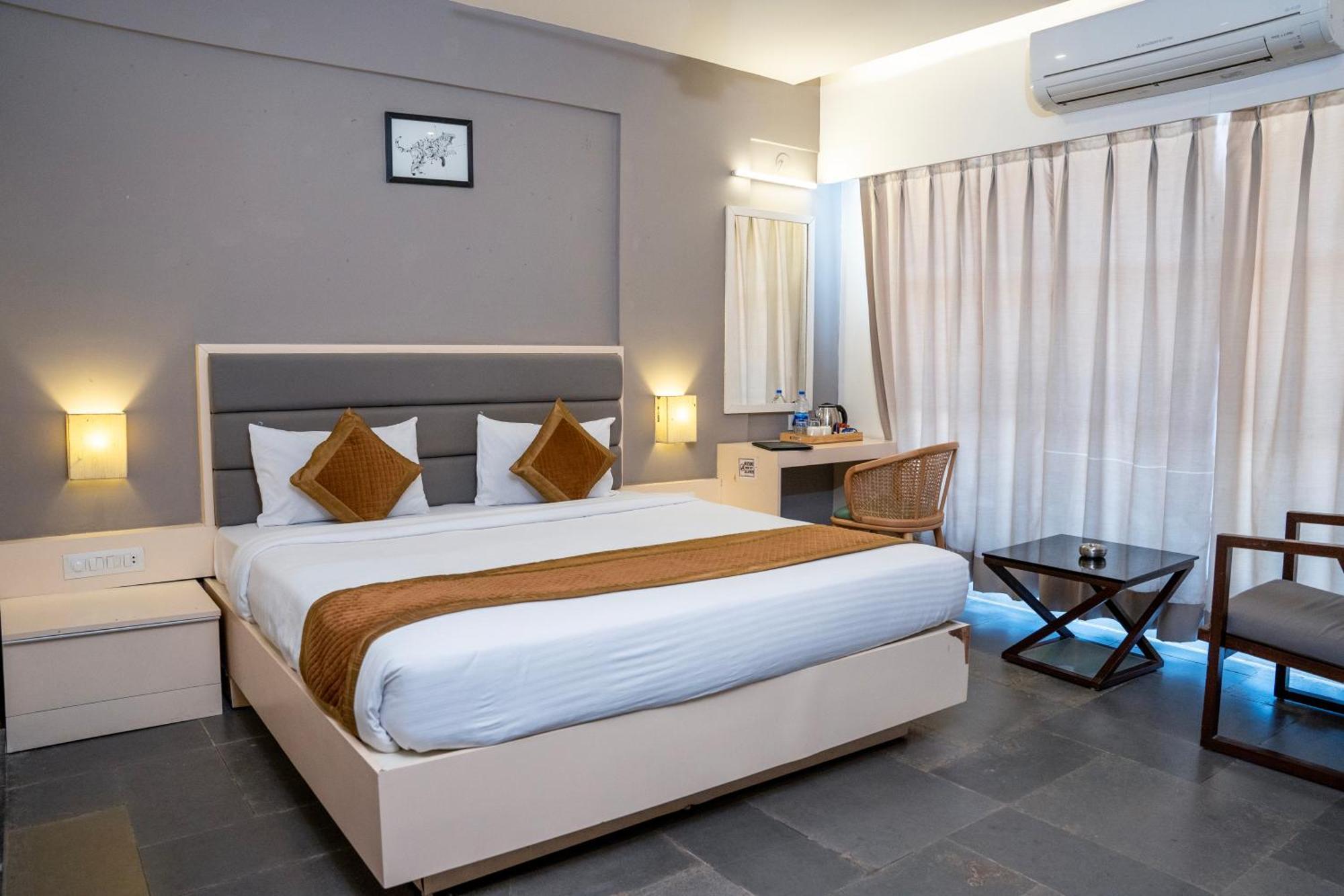 Hotel Dwarawata Dharwad Exterior foto