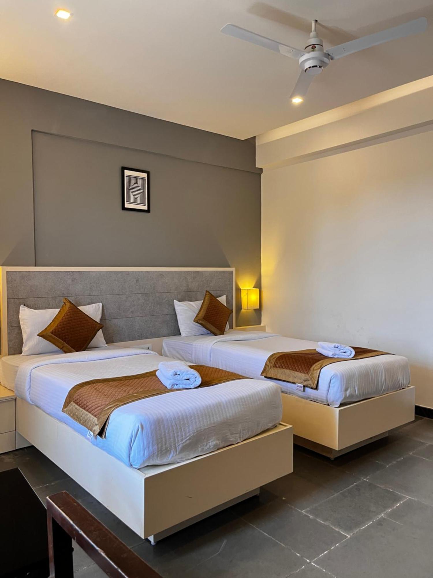Hotel Dwarawata Dharwad Exterior foto